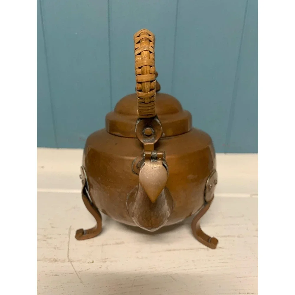 Vintage Copper Kettle with Wicker Handle Tripod Base Decorative Tea‎ Pot